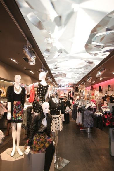 <h3>Lipsy - Bristol
</h3>