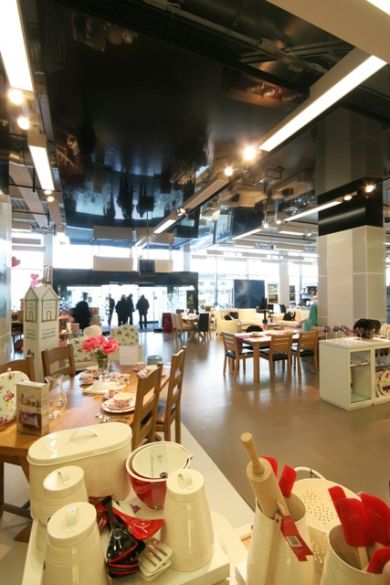 <h3>M & S - Cardiff
</h3>